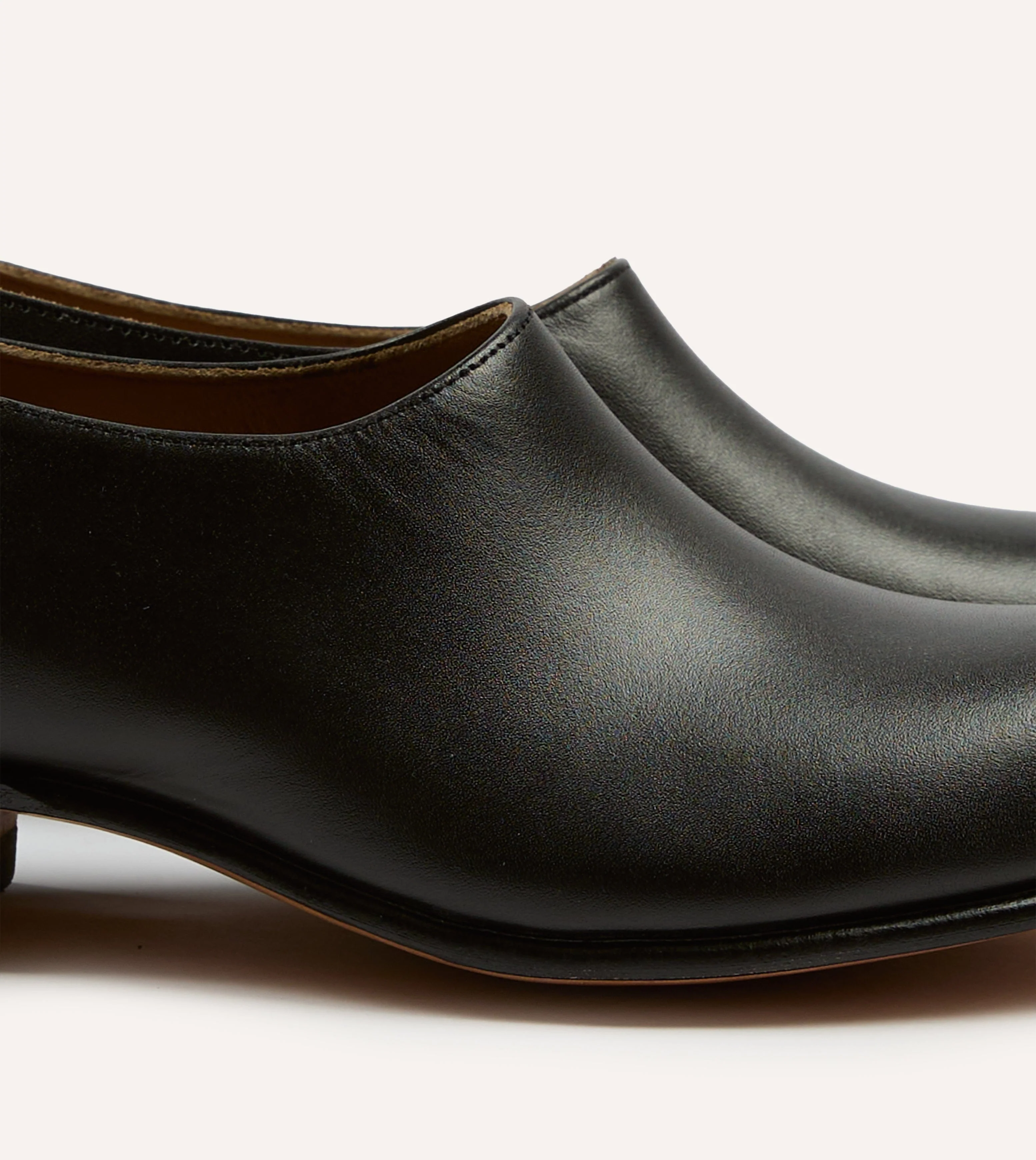 Chamula Black Leather Saarinen Shoe - Image 3